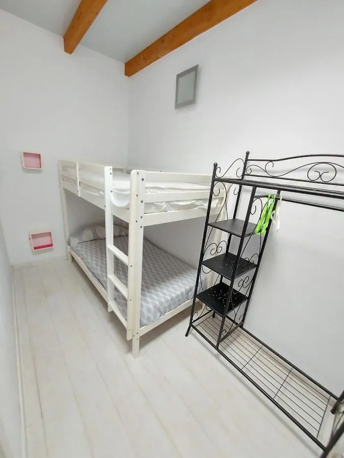 Charlotte Apartment Up Arona